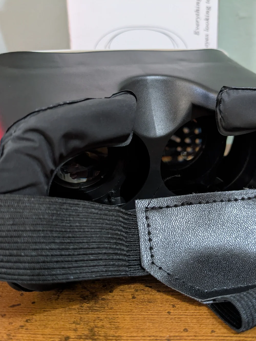 Virtual Reality Glasses - White